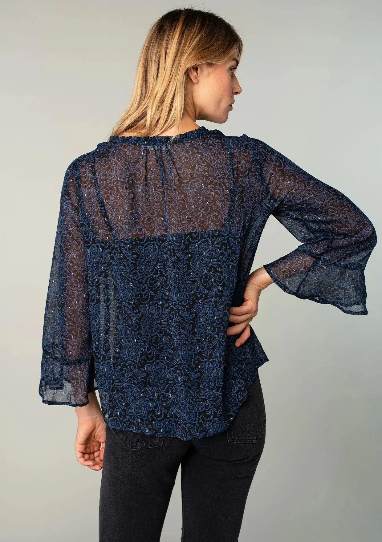 Flutter sleeve blouse w/dot chiffon